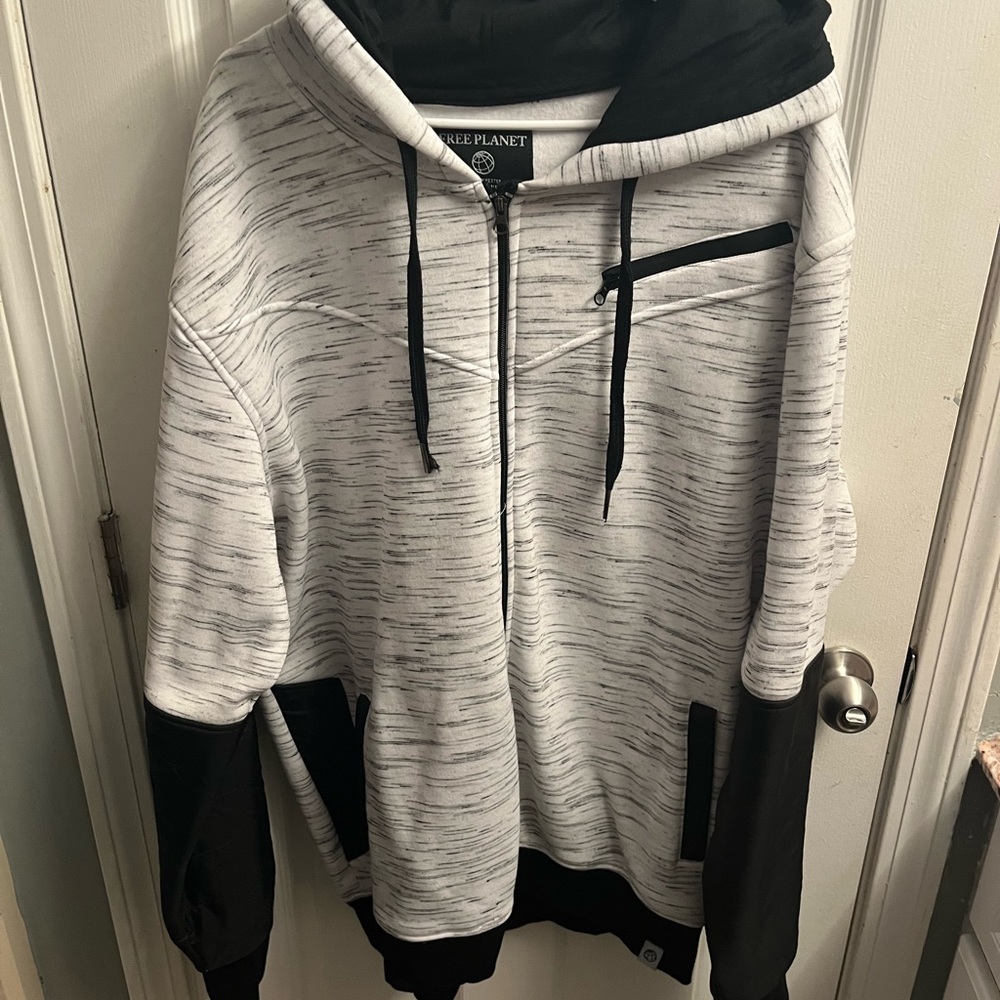 3XL black and white zip up hoodie